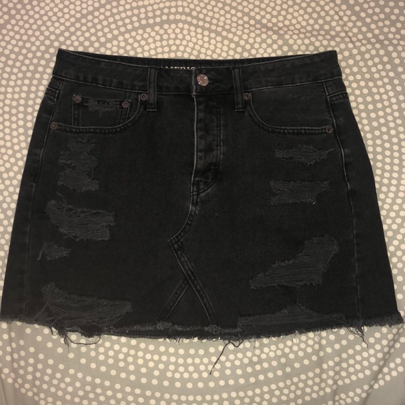 AEO High-Wasted Distressed Denim Skirt - Picture 3 of 8